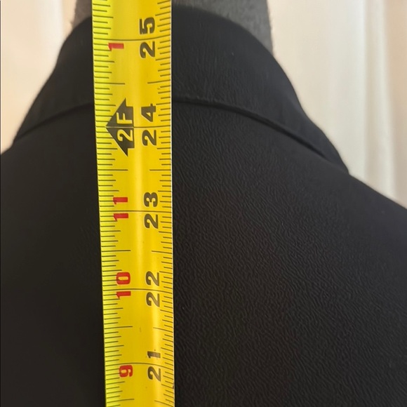 Classic Black Women's Button-Up Top Medium. - Picture 8 of 8